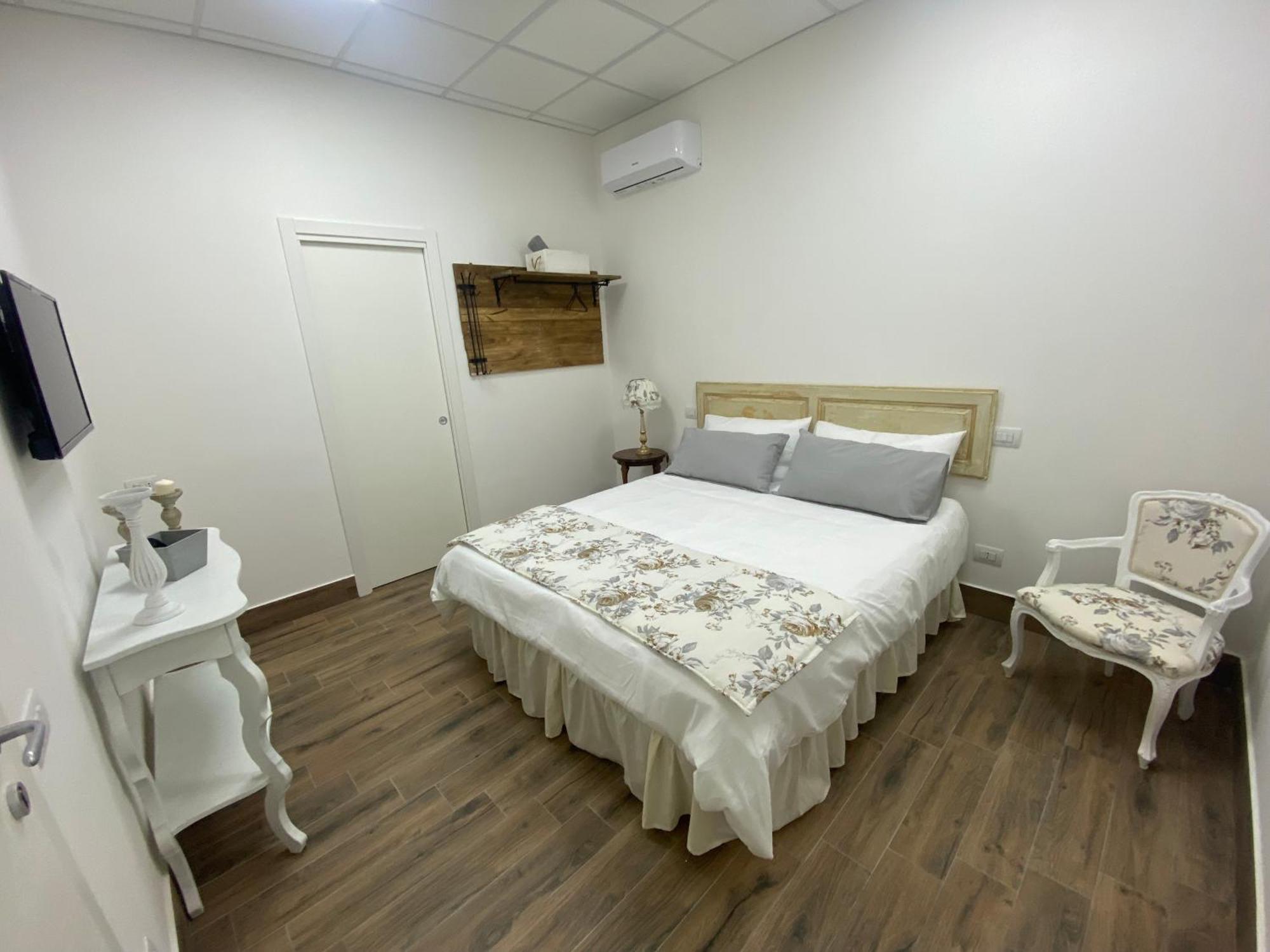 La Suite Di Laura Napoli Bagian luar foto